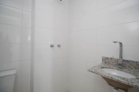 Apartamento à venda com 53m², 2 quartos e 1 vaga Apartamento à venda com 53m², 2 quartos e 1 vagaBanheiro Social
