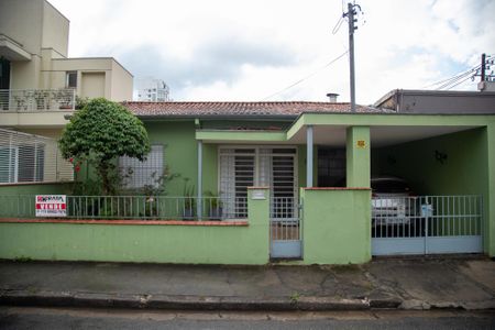 Casa à venda com 250m², 3 quartos e 1 vaga Casa à venda com 250m², 3 quartos e 1 vagaFachada