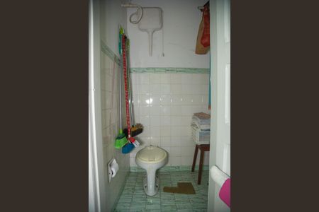 Casa à venda com 250m², 3 quartos e 1 vaga Casa à venda com 250m², 3 quartos e 1 vagaBanheiro de Serviço
