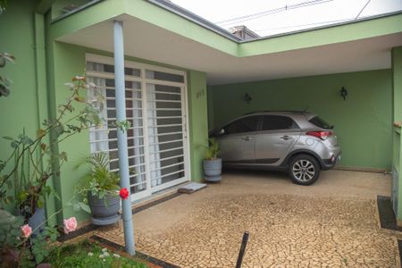 Casa à venda com 250m², 3 quartos e 1 vaga Casa à venda com 250m², 3 quartos e 1 vagaGaragem