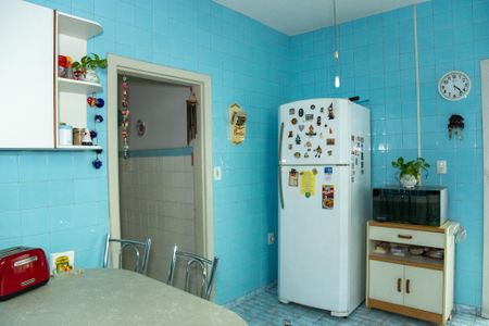 Casa à venda com 250m², 3 quartos e 1 vaga Casa à venda com 250m², 3 quartos e 1 vagaCozinha