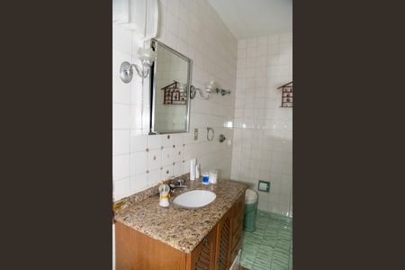 Casa à venda com 250m², 3 quartos e 1 vaga Casa à venda com 250m², 3 quartos e 1 vagaBanheiro