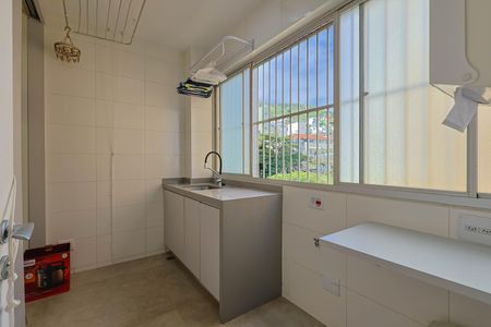 Apartamento à venda com 207m², 3 quartos e 2 vagas Apartamento à venda com 207m², 3 quartos e 2 vagasÁrea de Serviço