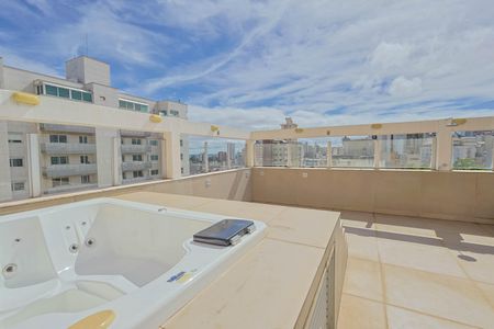 Apartamento à venda com 207m², 3 quartos e 2 vagas Apartamento à venda com 207m², 3 quartos e 2 vagasCobertura