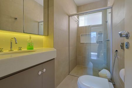 Apartamento à venda com 207m², 3 quartos e 2 vagas Apartamento à venda com 207m², 3 quartos e 2 vagasBanheiro