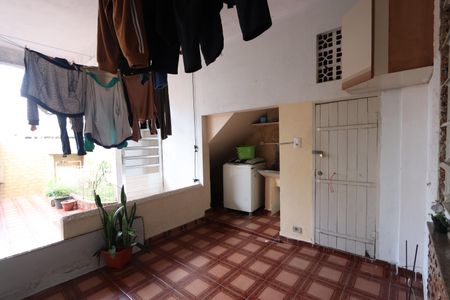 Casa à venda com 550m², 8 quartos e 4 vagasCasa 2 - Área de Serviço