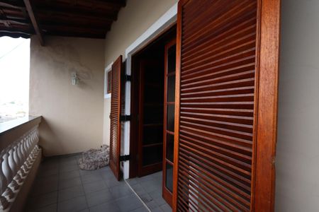 Casa à venda com 550m², 8 quartos e 4 vagasCasa 3 - Varanda 