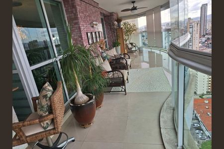 Apartamento à venda com 241m², 4 quartos e 6 vagas