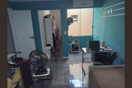 Casa de condomínio à venda com 243m², 3 quartos e 2 vagas