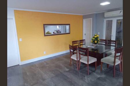 Casa de condomínio à venda com 243m², 3 quartos e 2 vagas