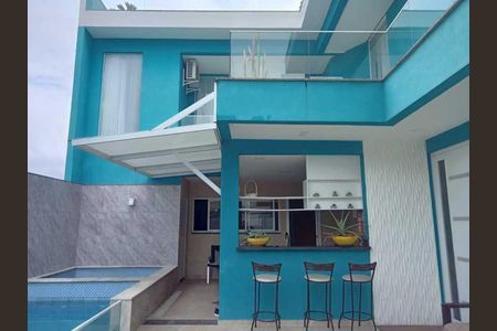 Casa de condomínio à venda com 243m², 3 quartos e 2 vagas