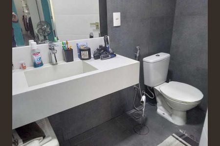 Casa de condomínio à venda com 243m², 3 quartos e 2 vagas