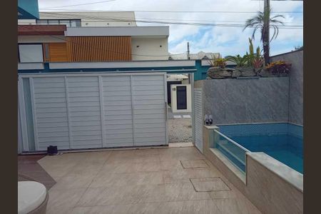 Casa de condomínio à venda com 243m², 3 quartos e 2 vagas