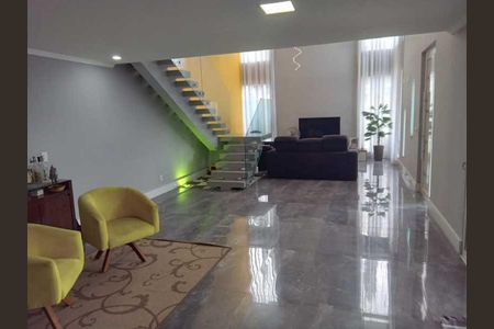 Casa de condomínio à venda com 243m², 3 quartos e 2 vagas