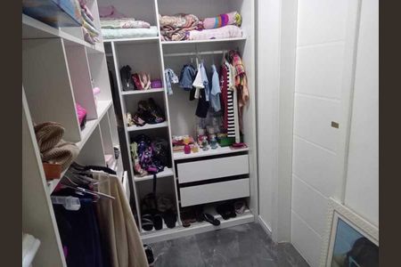 Casa de condomínio à venda com 243m², 3 quartos e 2 vagas