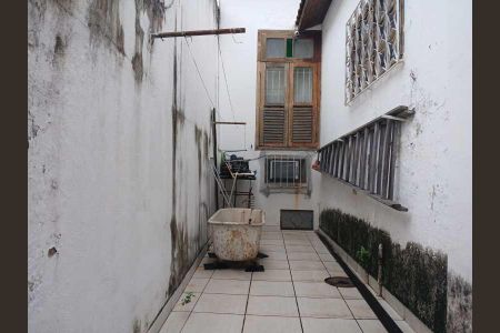 Casa à venda com 103m², 3 quartos e 2 vagas