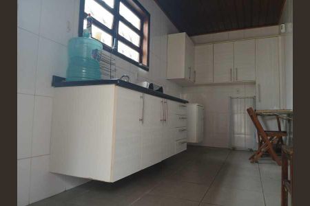 Casa à venda com 103m², 3 quartos e 2 vagas