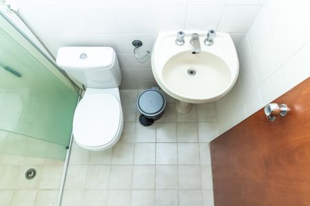 Apartamento à venda com 76m², 3 quartos e 2 vagas Apartamento à venda com 76m², 3 quartos e 2 vagasBanheiro da Suíte