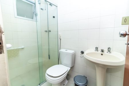 Apartamento à venda com 76m², 3 quartos e 2 vagas Apartamento à venda com 76m², 3 quartos e 2 vagasBanheiro da Suíte