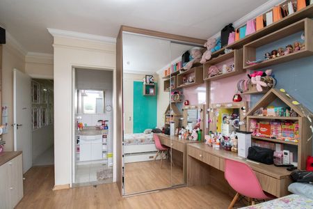 Casa à venda com 180m², 3 quartos e 5 vagasSuíte 2