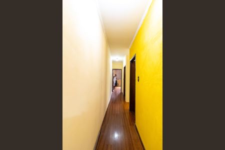 Casa à venda com 155m², 3 quartos e 3 vagasCorredor Lateral