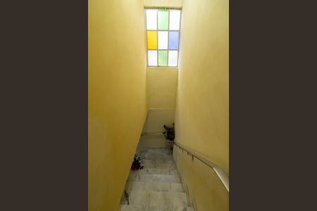 Casa à venda com 155m², 3 quartos e 3 vagasEscada