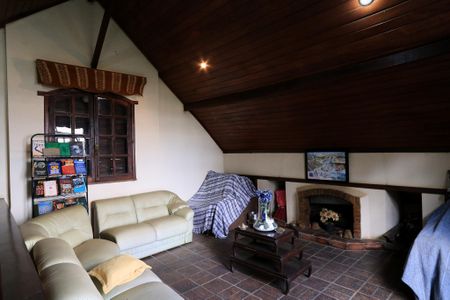 Casa à venda com 360m², 4 quartos e 2 vagasSala