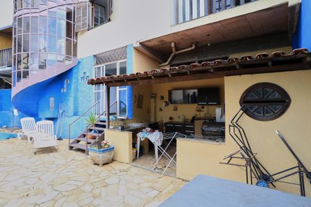 Casa à venda com 360m², 4 quartos e 2 vagasÁrea comum