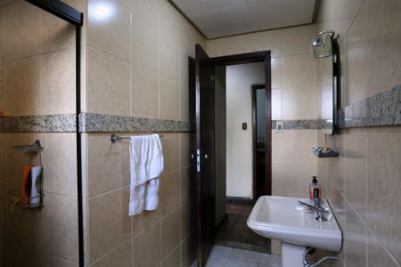 Casa à venda com 360m², 4 quartos e 2 vagasBanheiro Social