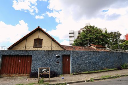 Casa à venda com 360m², 4 quartos e 2 vagasFachada 