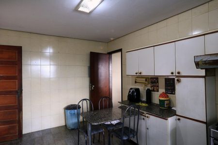 Casa à venda com 360m², 4 quartos e 2 vagasCozinha 