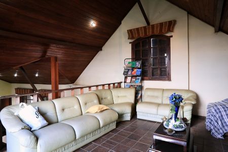 Casa à venda com 360m², 4 quartos e 2 vagasSala