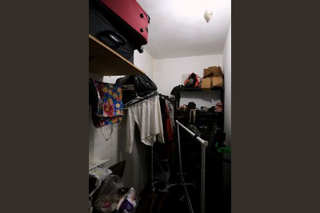 Casa à venda com 360m², 4 quartos e 2 vagasCloset  Suíte 1