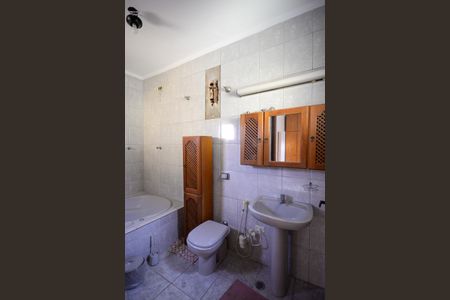 Casa à venda com 246m², 3 quartos e 10 vagas Casa à venda com 246m², 3 quartos e 10 vagasBanheiro do Quarto 1