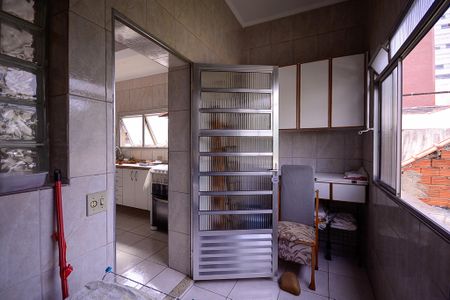 Casa à venda com 246m², 3 quartos e 10 vagas Casa à venda com 246m², 3 quartos e 10 vagasÁrea de Serviço