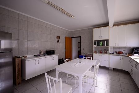 Casa à venda com 246m², 3 quartos e 10 vagas Casa à venda com 246m², 3 quartos e 10 vagasCozinha