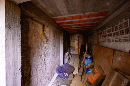 Casa à venda com 246m², 3 quartos e 10 vagas Casa à venda com 246m², 3 quartos e 10 vagasPorão