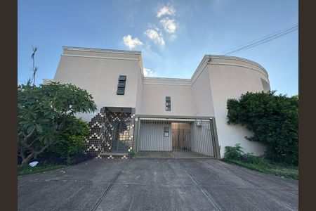 Apartamento para alugar com 80m², 2 quartos e 1 vaga Apartamento para alugar com 80m², 2 quartos e 1 vagaFachada