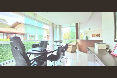 Casa de condomínio para alugar com 1040m², 4 quartos e 5 vagasEscritório