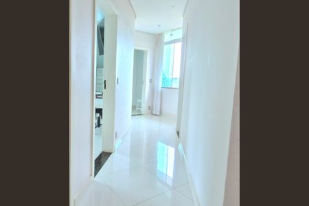 Casa de condomínio para alugar com 1040m², 4 quartos e 5 vagasCorredor quartos