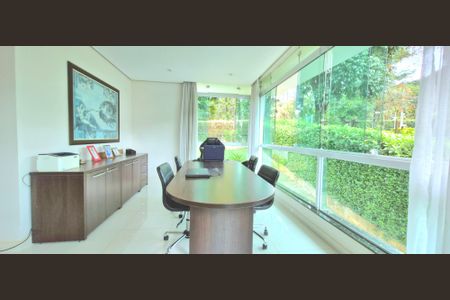 Casa de condomínio para alugar com 1040m², 4 quartos e 5 vagasEscritório