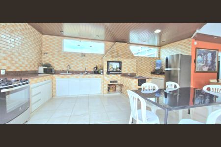 Casa de condomínio para alugar com 1040m², 4 quartos e 5 vagasÁrea Gourmet