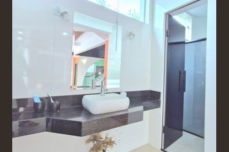 Casa de condomínio para alugar com 1040m², 4 quartos e 5 vagasÁrea Gourmet - Banheiro 1