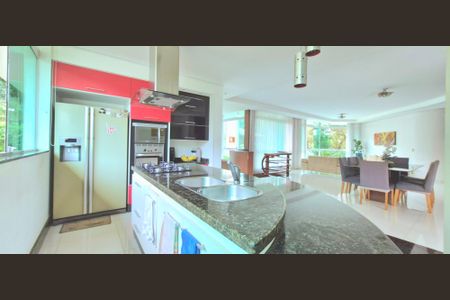 Casa de condomínio para alugar com 1040m², 4 quartos e 5 vagasCozinha