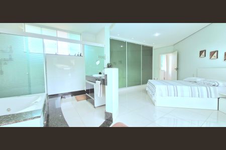 Casa de condomínio para alugar com 1040m², 4 quartos e 5 vagasSuíte