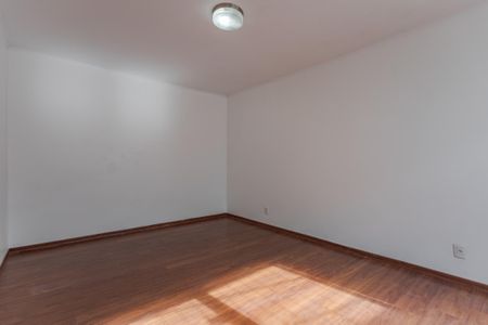 Casa à venda com 230m², 3 quartos e 3 vagasSuíte