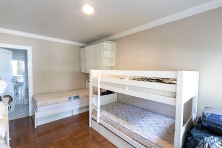 Casa à venda com 900m², 8 quartos e 6 vagas Casa à venda com 900m², 8 quartos e 6 vagasQuarto de Serviço 2