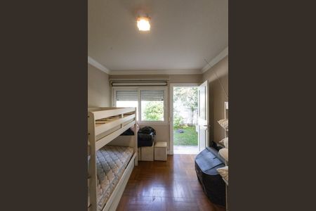 Casa à venda com 900m², 8 quartos e 6 vagas Casa à venda com 900m², 8 quartos e 6 vagasQuarto de Serviço 2