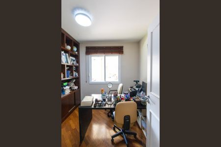 Casa à venda com 900m², 8 quartos e 6 vagas Casa à venda com 900m², 8 quartos e 6 vagasQuarto
