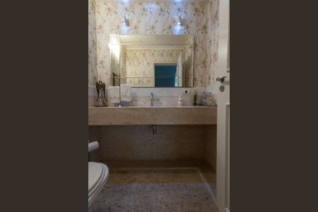 Casa à venda com 900m², 8 quartos e 6 vagas Casa à venda com 900m², 8 quartos e 6 vagasLavabo